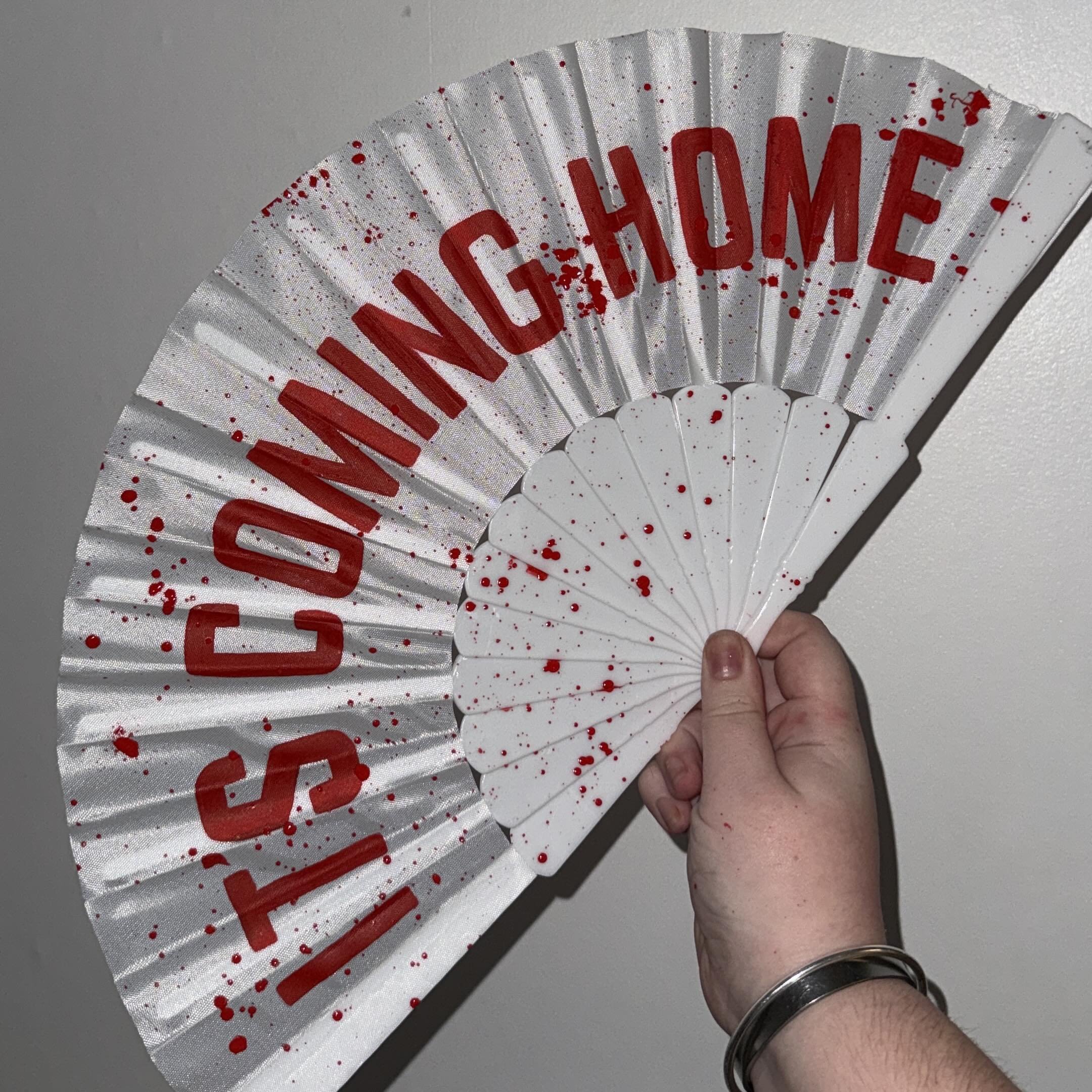 Hand-painted fan creation
